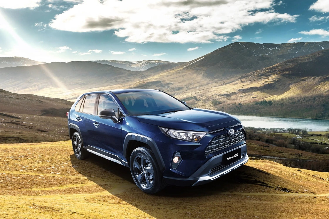 Maximalgeschwindigkeit 180 km/h Toyota Benzin Car RVA4 5 Tür 5 Sitz SUV