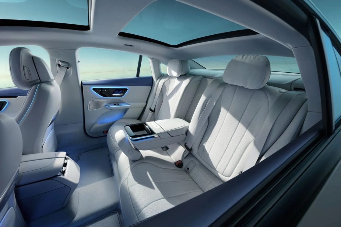 EQE 350 Mercedes Benz Elektrofahrzeug 5 Sitzplätze Hochleistungs-Elektroauto 180km/h