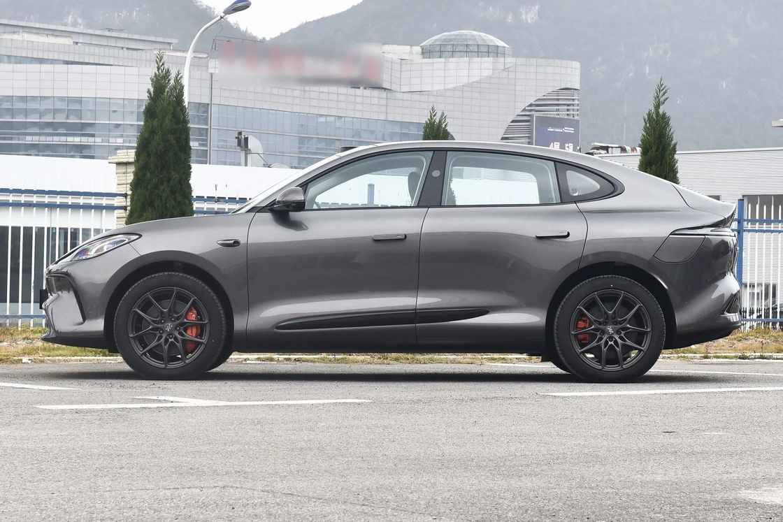 5 Sitzplätze IM Elektroauto Allradantrieb Zhiji LS6 Mittlerer und großer SUV