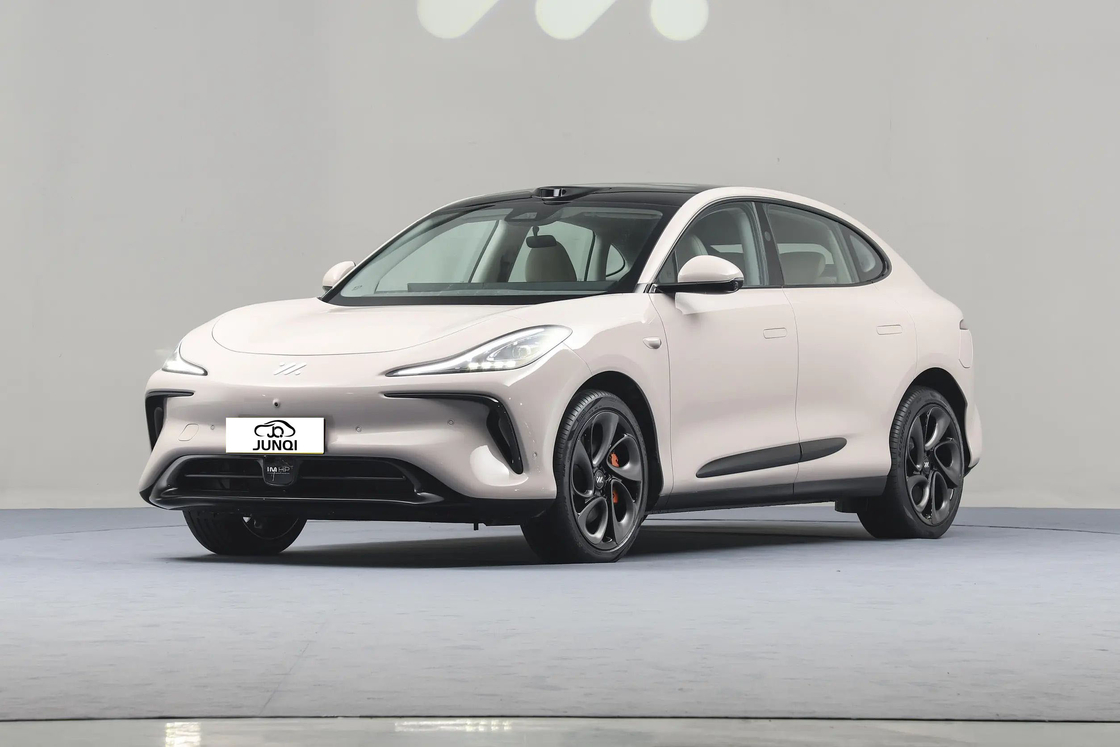 Zhiji LS62023 Max Ultra-Long Range Edition IM Elektroauto für mittlere und große SUV mit 760 km reiner elektrischer Reichweite