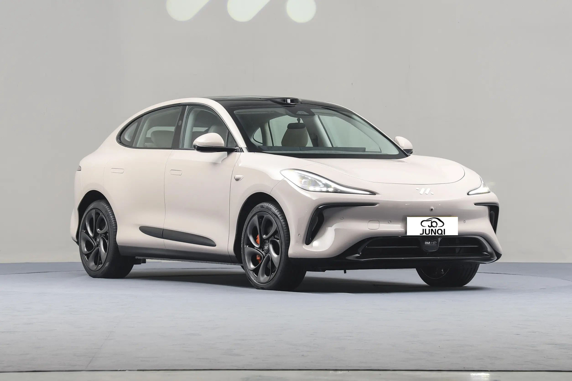 Zhiji LS62023 Max Ultra-Long Range Edition IM Elektroauto für mittlere und große SUV mit 760 km reiner elektrischer Reichweite