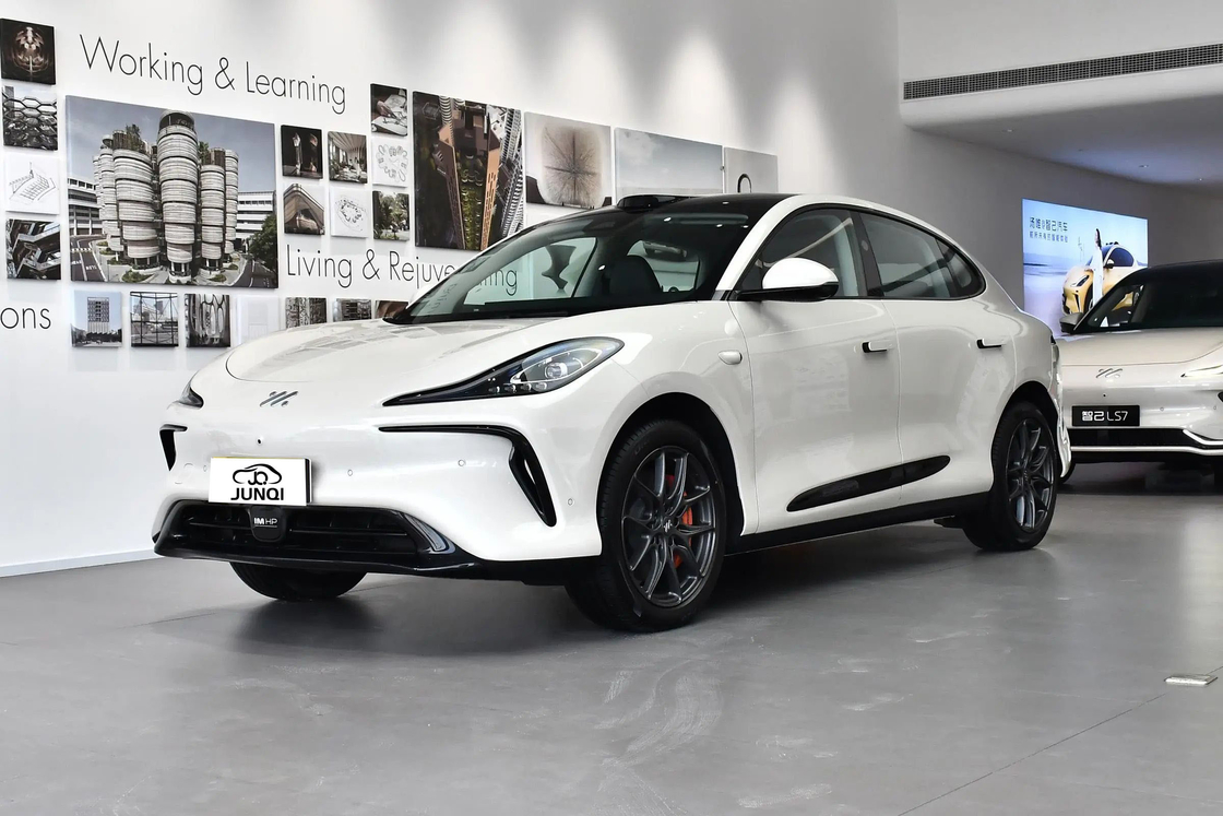 Zhiji LS6 IM Elektroauto 4 Türen 5 Sitz SUV 760km Langstrecken-Neue Energie Elektroauto
