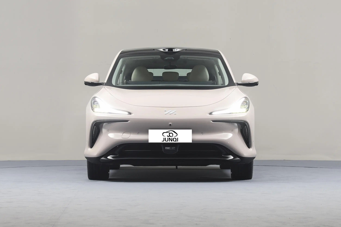 Zhiji LS62023 Max Ultra-Long Range Edition IM Elektroauto für mittlere und große SUV mit 760 km reiner elektrischer Reichweite