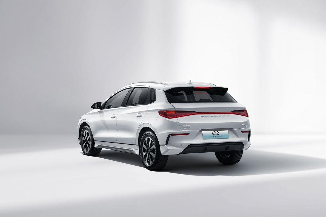 BYD E2 405km Neue Energie Elektro Limousine Linkslenker EV 5 Türen 5 Sitzplätze