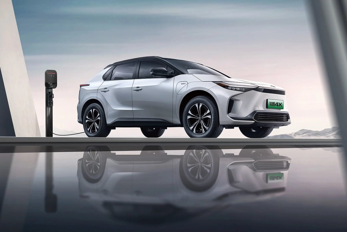 Hybrid Toyota Bz 4X SUV Electric für umweltbewusste Verbraucher und Outdoor-Enthusiasten