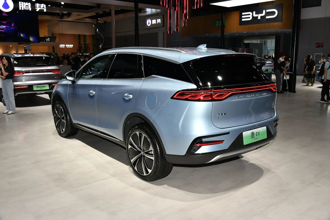 Entdecken Sie die Kraft und Eleganz des BYD Elektroautos