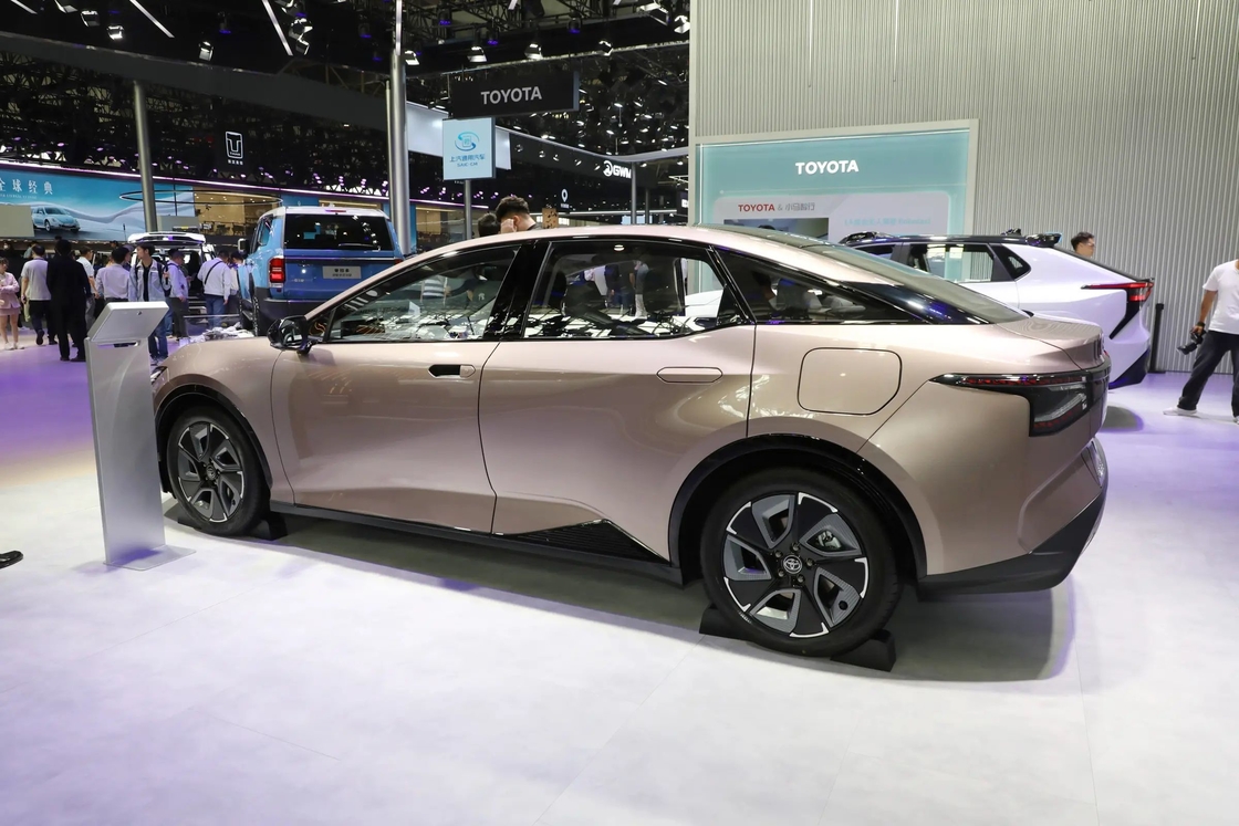160 km/h Höchstgeschwindigkeit Toyota BZ3 Elektrische Limousine Mittelklasse Toyota EV Autos