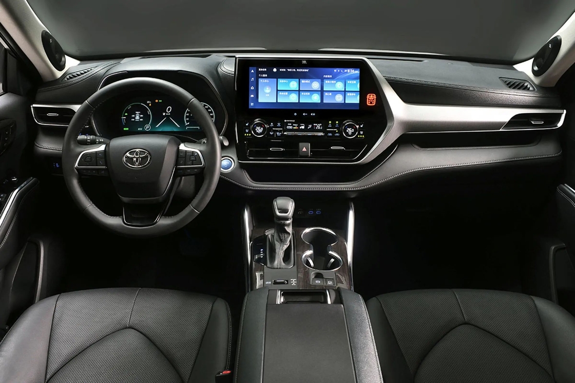 4 Türen 5 Sitzplätze Toyota Highlander Auto mit Kraftstoff Turbolader und Hybridsystem