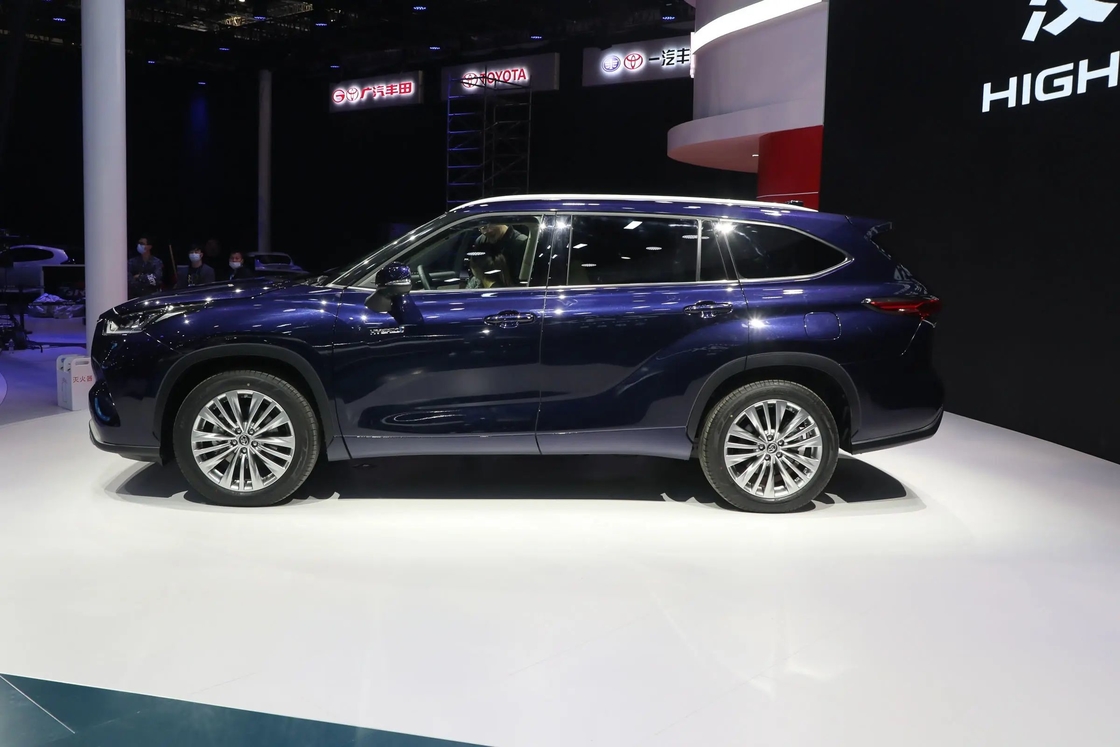 Mittlerer Toyota Cross Car SUV Hybird 2.5L 7 Sitzplätze Hanlanda 2.5L Elite Version
