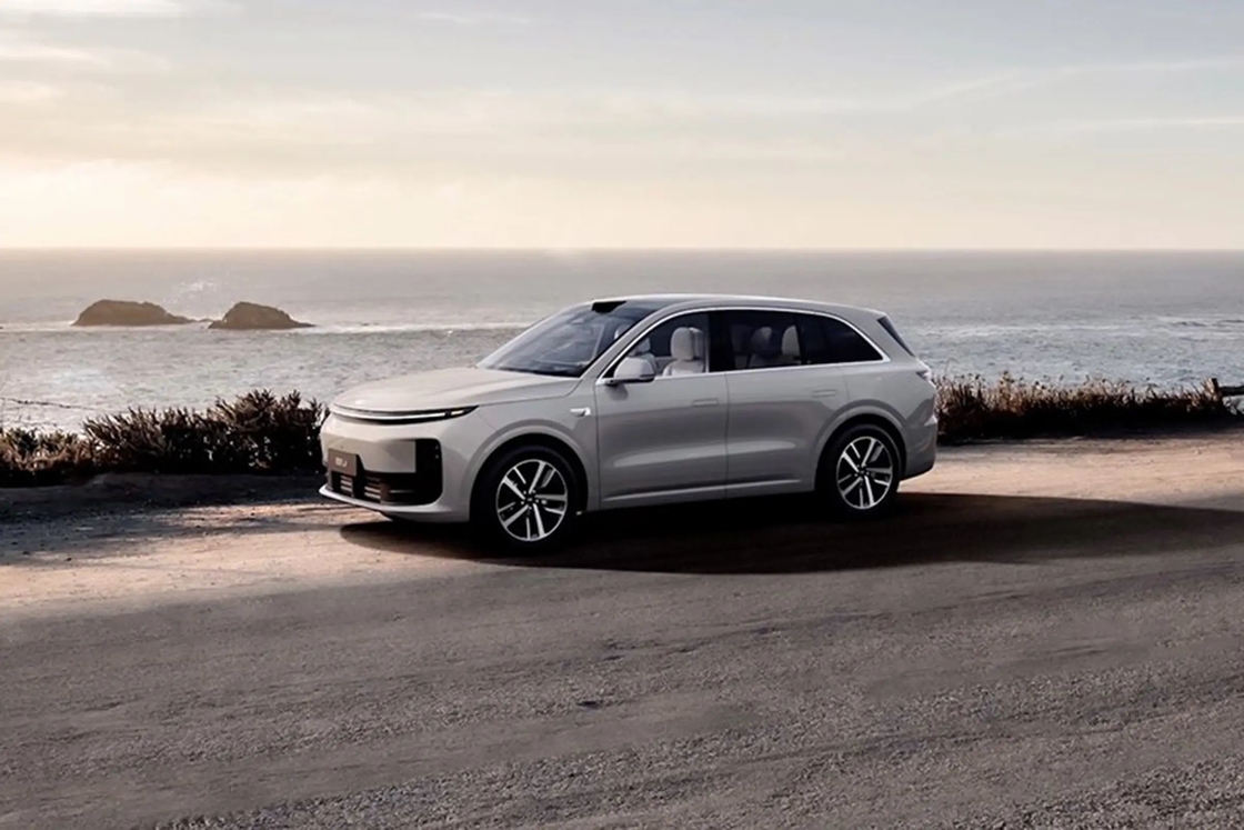 Lixiang Electric Car L6 Hochleistungs-SUV mit 1,5 Tonnen Reichweitenverlängerung und 1390 km Reichweite Vier Bildschirm-Interaktion und Luxus-Sitze