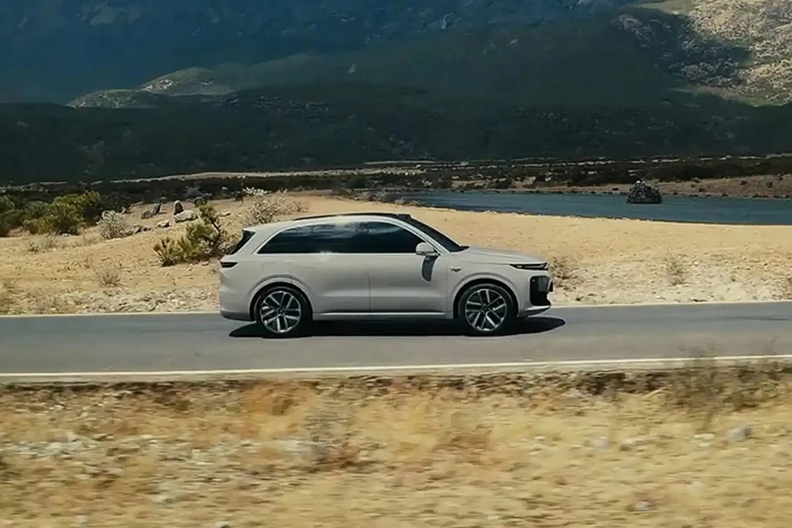 Lixiang Electric Car L6 Hochleistungs-SUV mit 1,5 Tonnen Reichweitenverlängerung und 1390 km Reichweite Vier Bildschirm-Interaktion und Luxus-Sitze