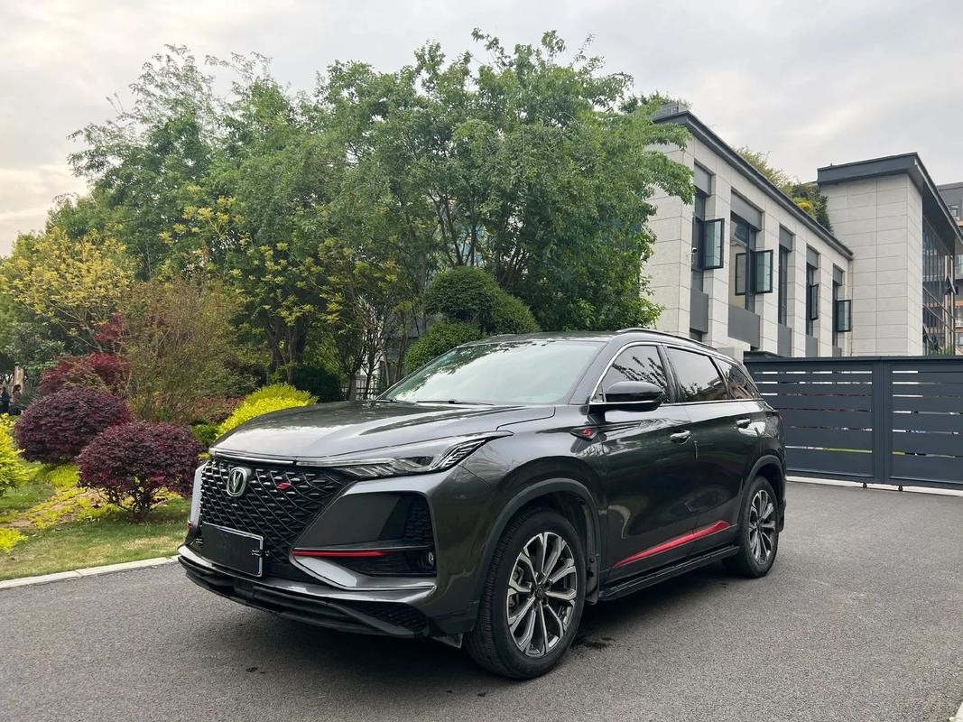 Kompakter Changan Benzinwagen 5 Türen 5 Sitzplätze CS75 Plus SUV Frontradantrieb