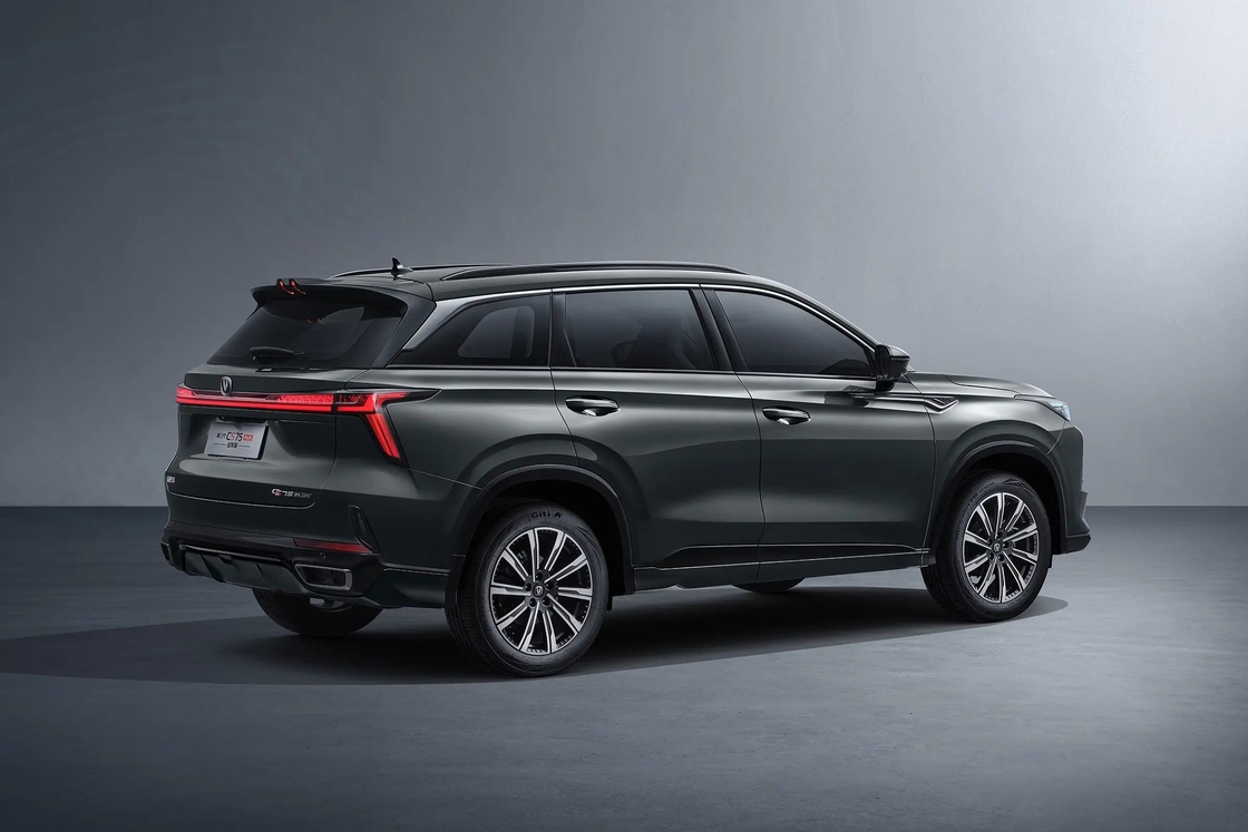 200 km/h Mittelklasse Changan Benzinfahrzeug Benzin Energie Typ Changan CS75 Plus
