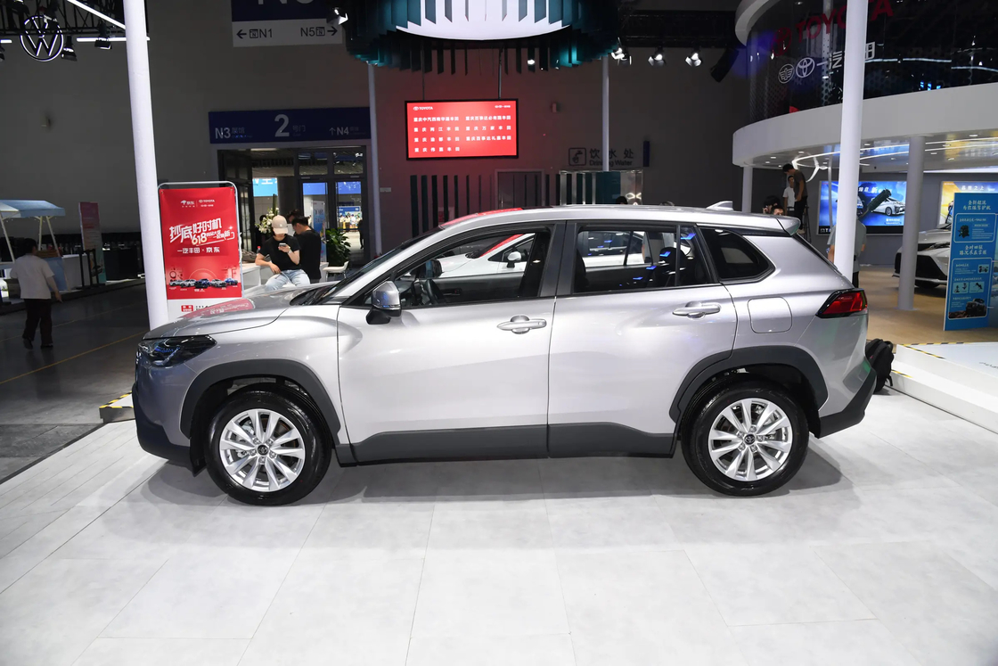 Mittlerer Toyota Benzin Car Corolla FWD für tägliche Fahrten und Wochenendfahrten