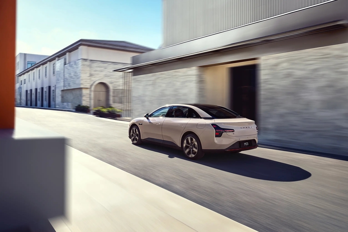 Xiaopeng Elektroauto M03 Die ideale Wahl mit geräumigem Innenraum und Infotainment-System