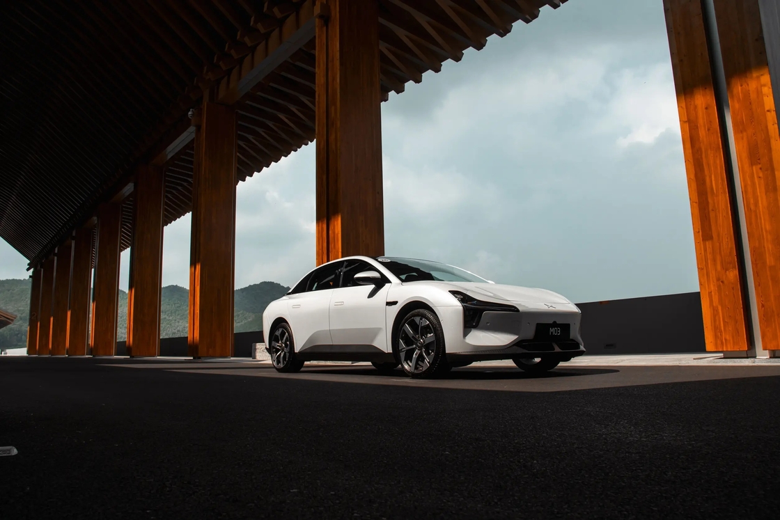 Xiaopeng Elektroauto M03 Die ideale Wahl mit geräumigem Innenraum und Infotainment-System