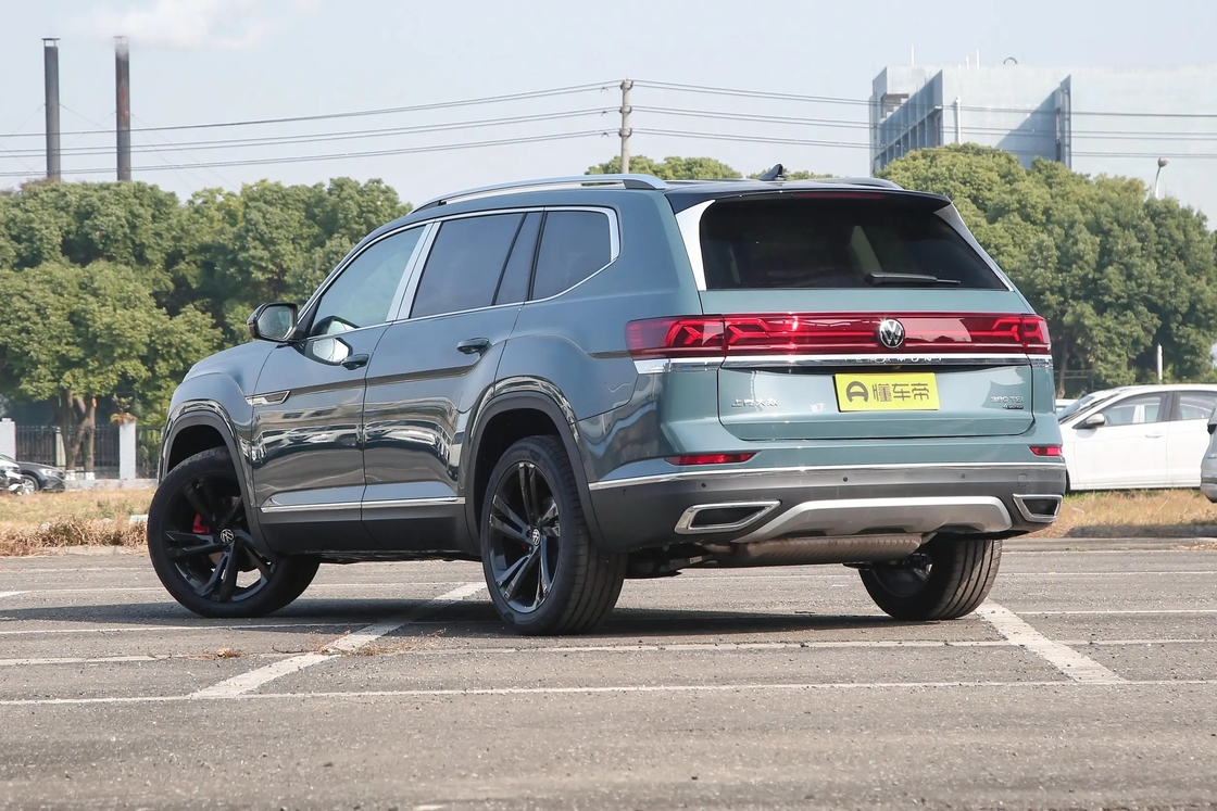 VW Touron 2.5T-A/MT-530 4WD Flaggschiff Version 7 Sitzplätze Großraum SUV